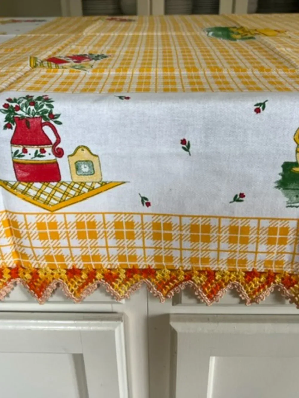VTG Cotton Hand Embroidered  Border Tea Square Tablecloth Yellow/White 46